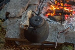 Kaffeetopf-auf-dem-Feuer